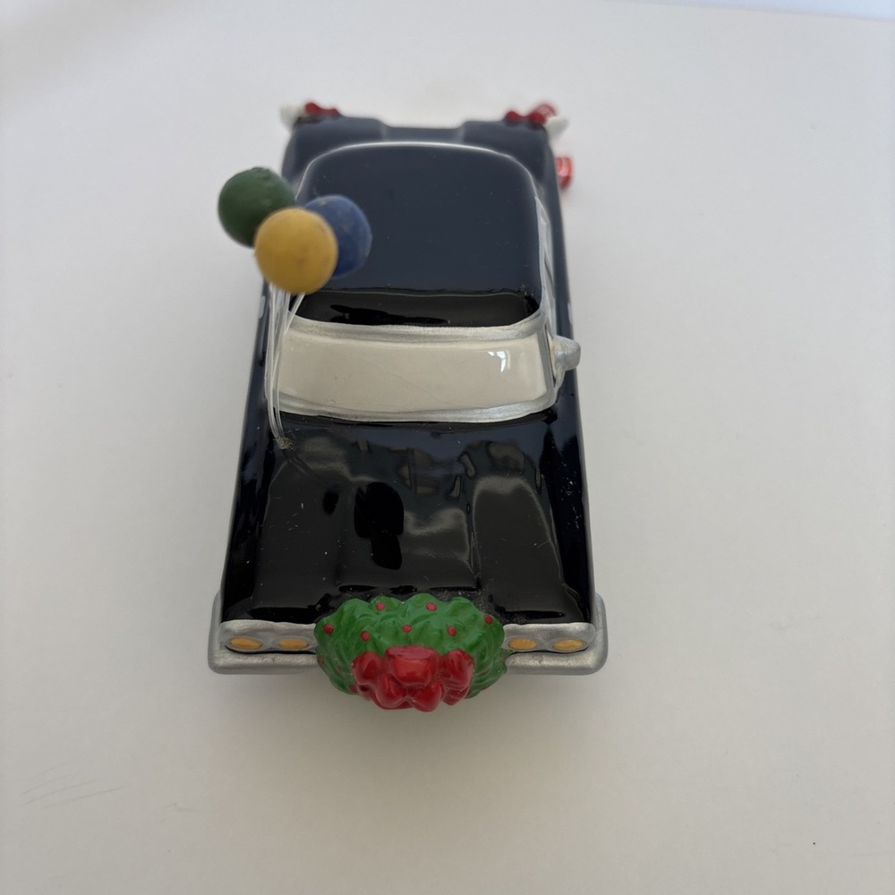 Department 56 Snow Village Just Married Set of 2 Porcelain Village Accessories - Picture 8 of 16